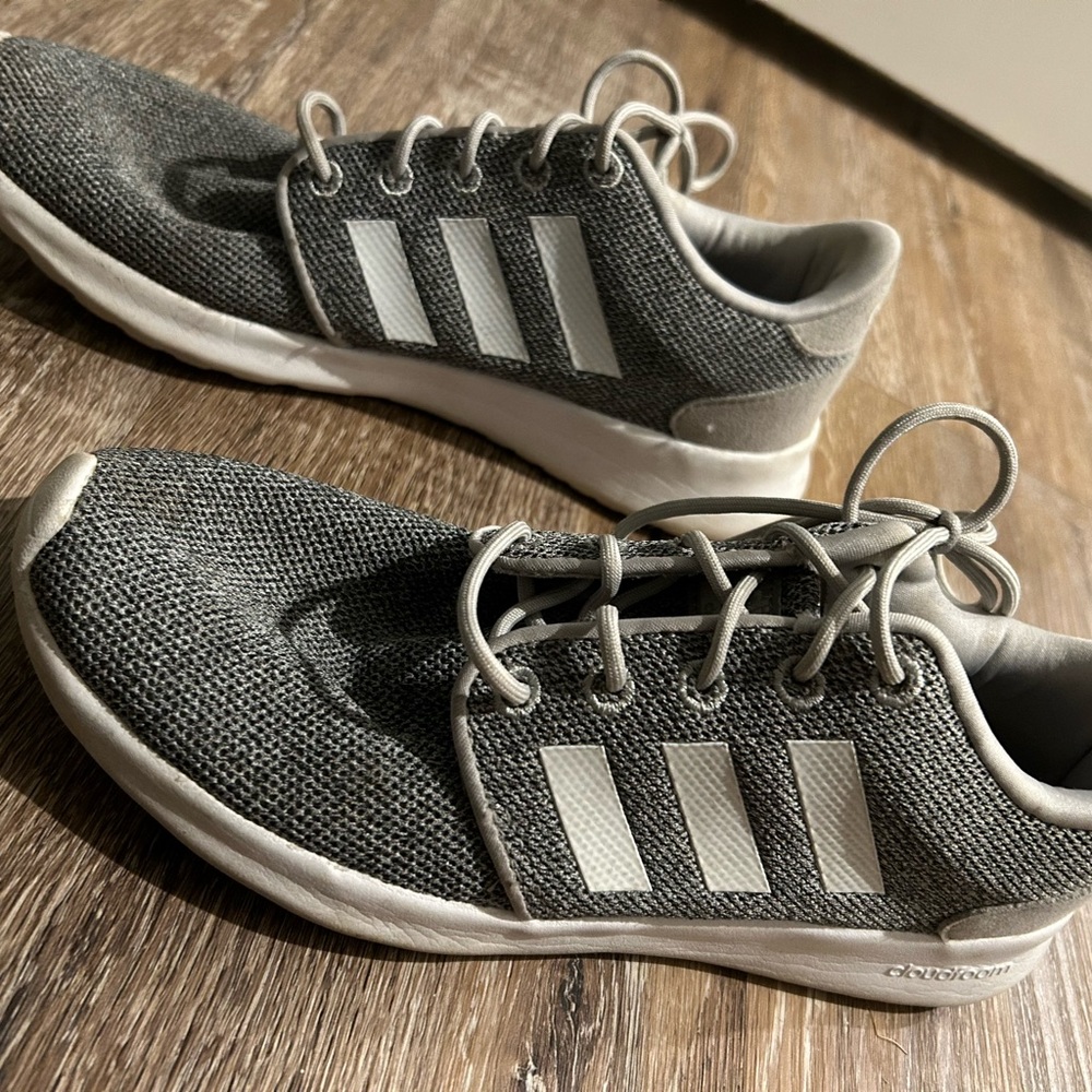 Women’s 6 Adidas